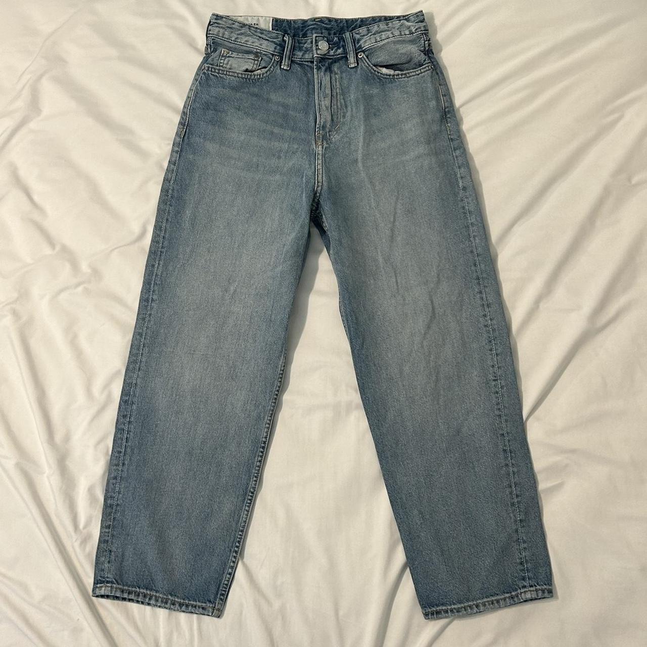 Loose fit H&M jeans! Waist 28, Length 30 On left... - Depop