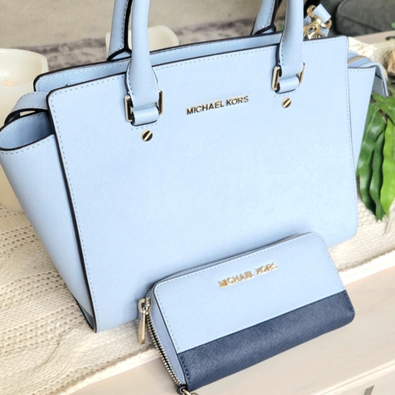 Powder blue 2025 michael kors purse