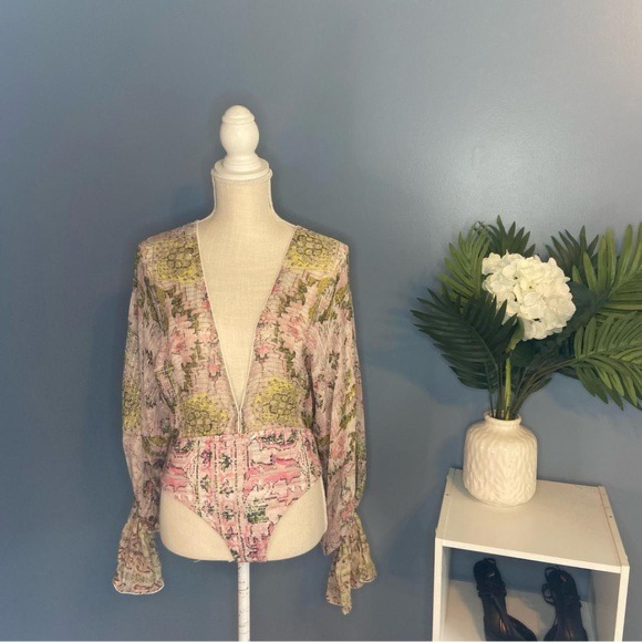 Zara bodysuit Size small Color: floral print - Depop