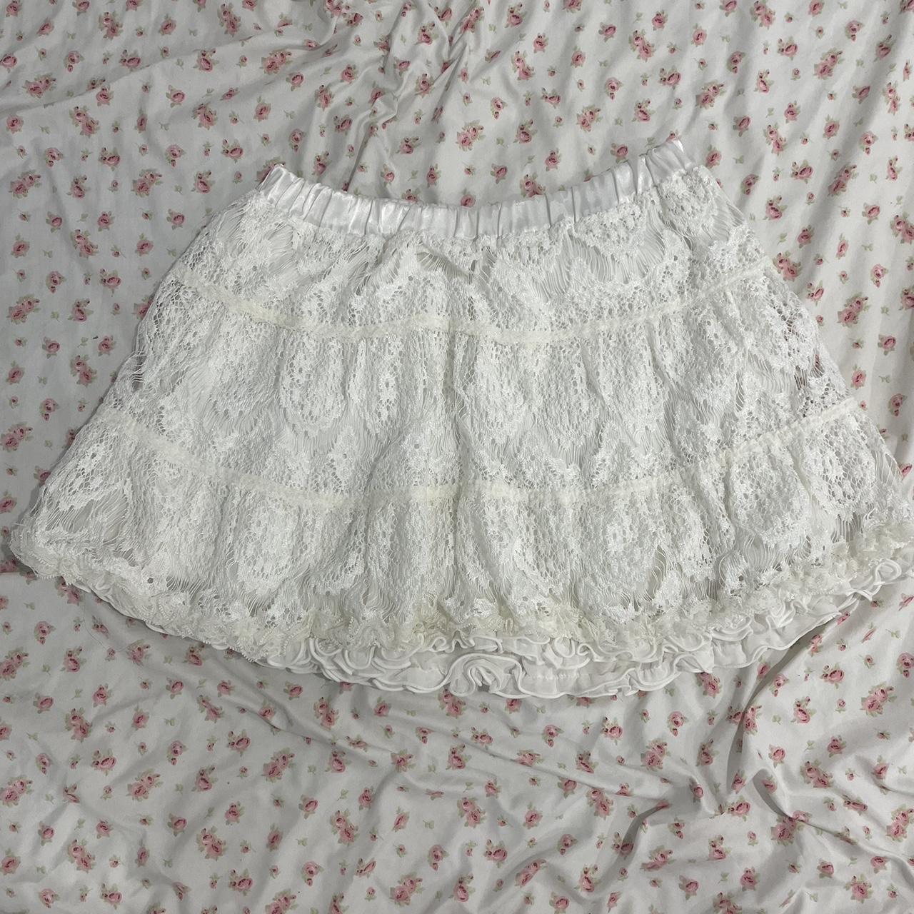 White lace-skirt - Depop