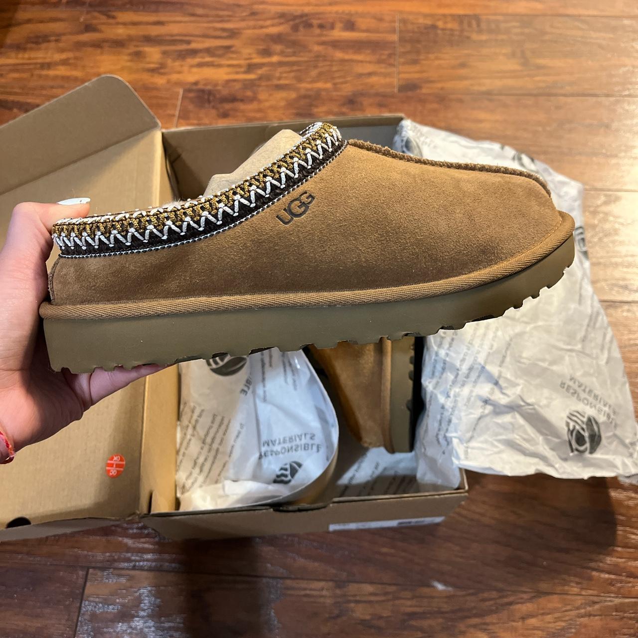 ugg tasman size 4