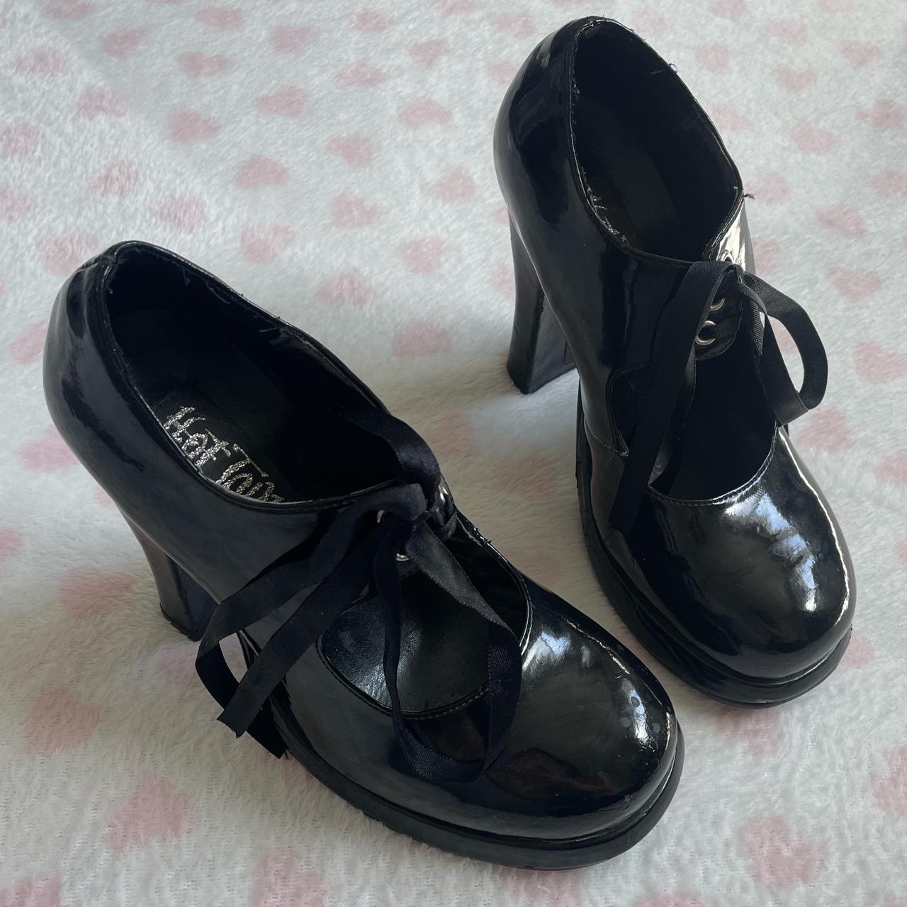 Hot Topic Women's Black Footwear Depop