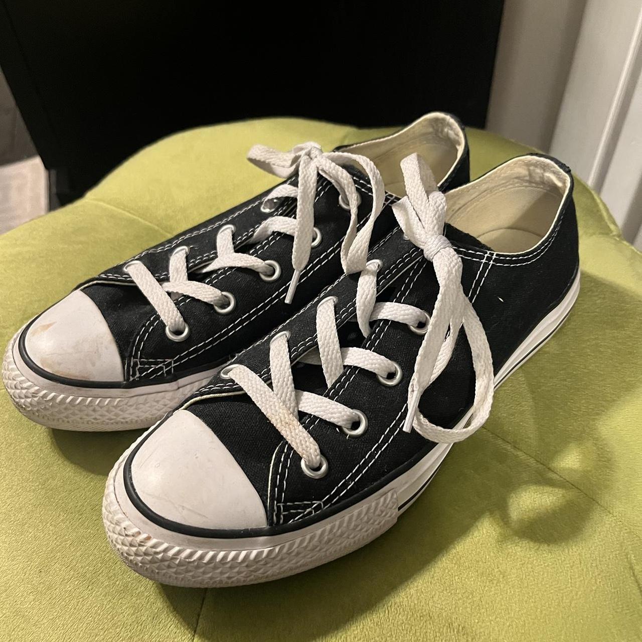 Converse Women's Black and White Trainers | Depop