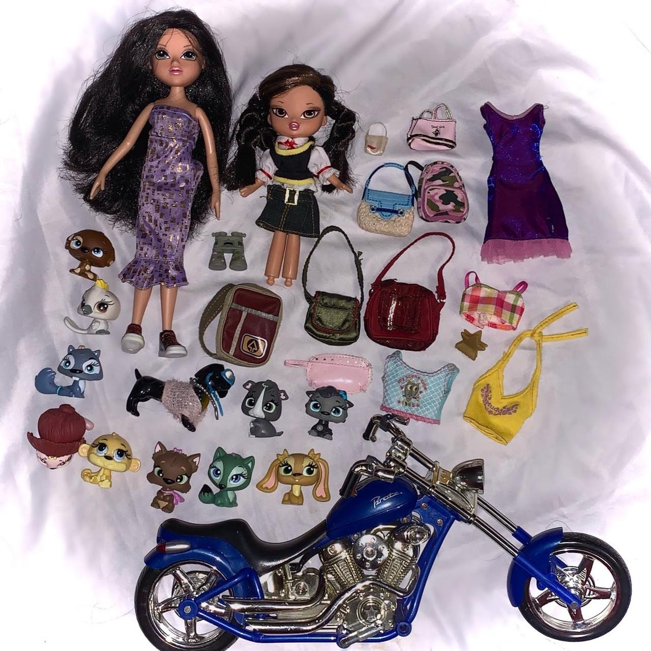 Bratz dolls orders and accessories bundle