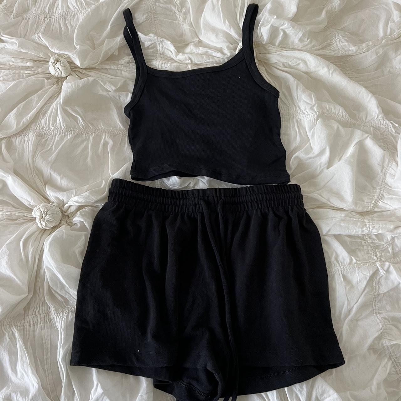 Aritzia Women's Black Vest Depop