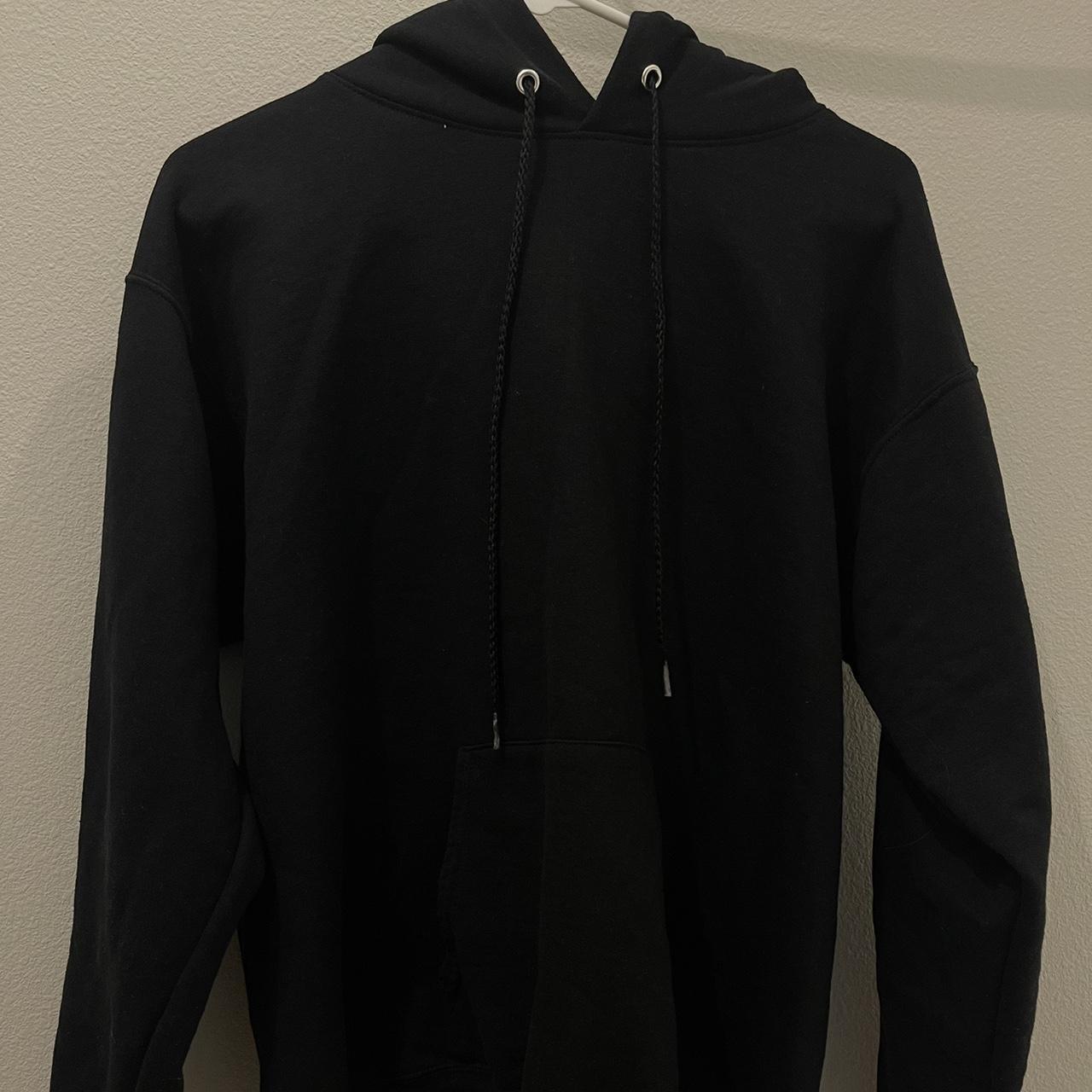 Thick plain black discount hoodie