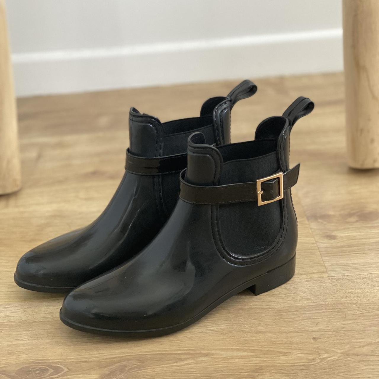 Seed Heritage Women's Black Boots | Depop