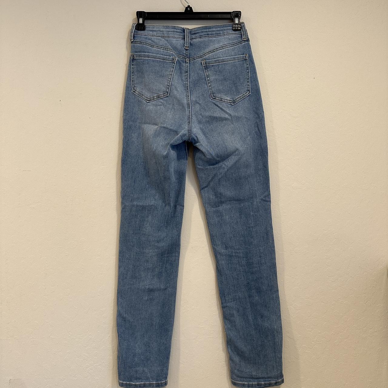 Abound High Waisted Straight Leg Jeans - worn a few... - Depop