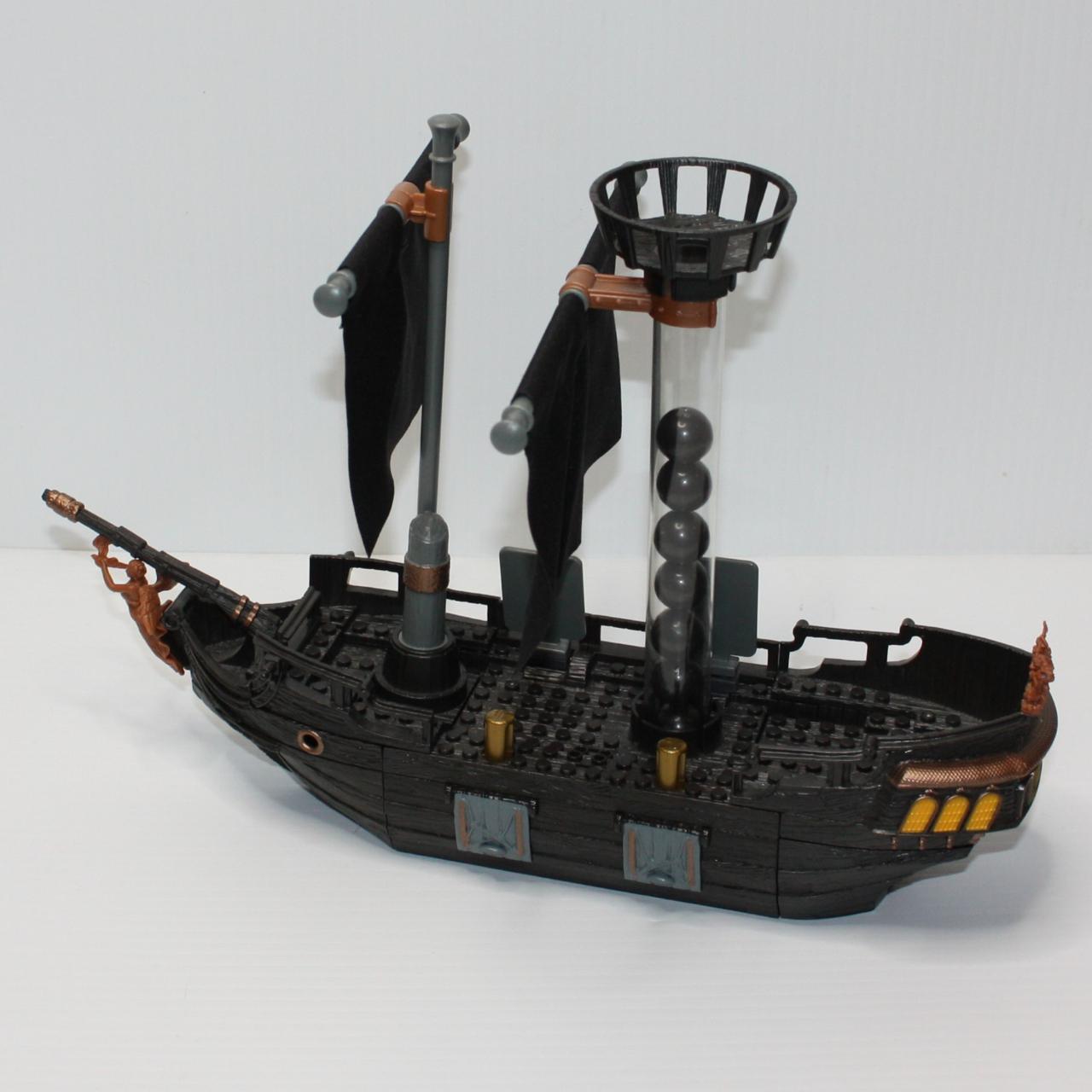 Mega bloks pirates of 2024 the caribbean black pearl