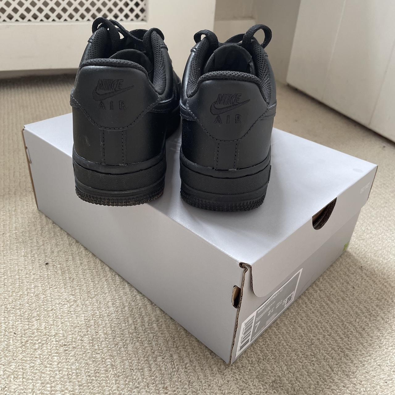 Nike Women's Black Trainers | Depop