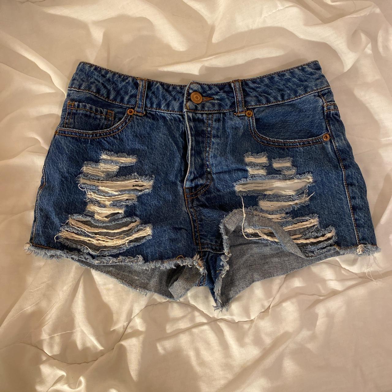 Forever 21 Distressed Short Shorts *FREE... - Depop