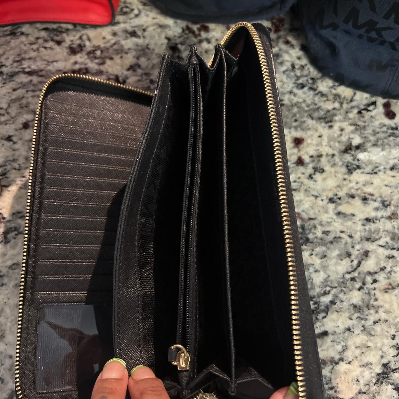 Michael Kors Women's Black Wallet-purses (3)