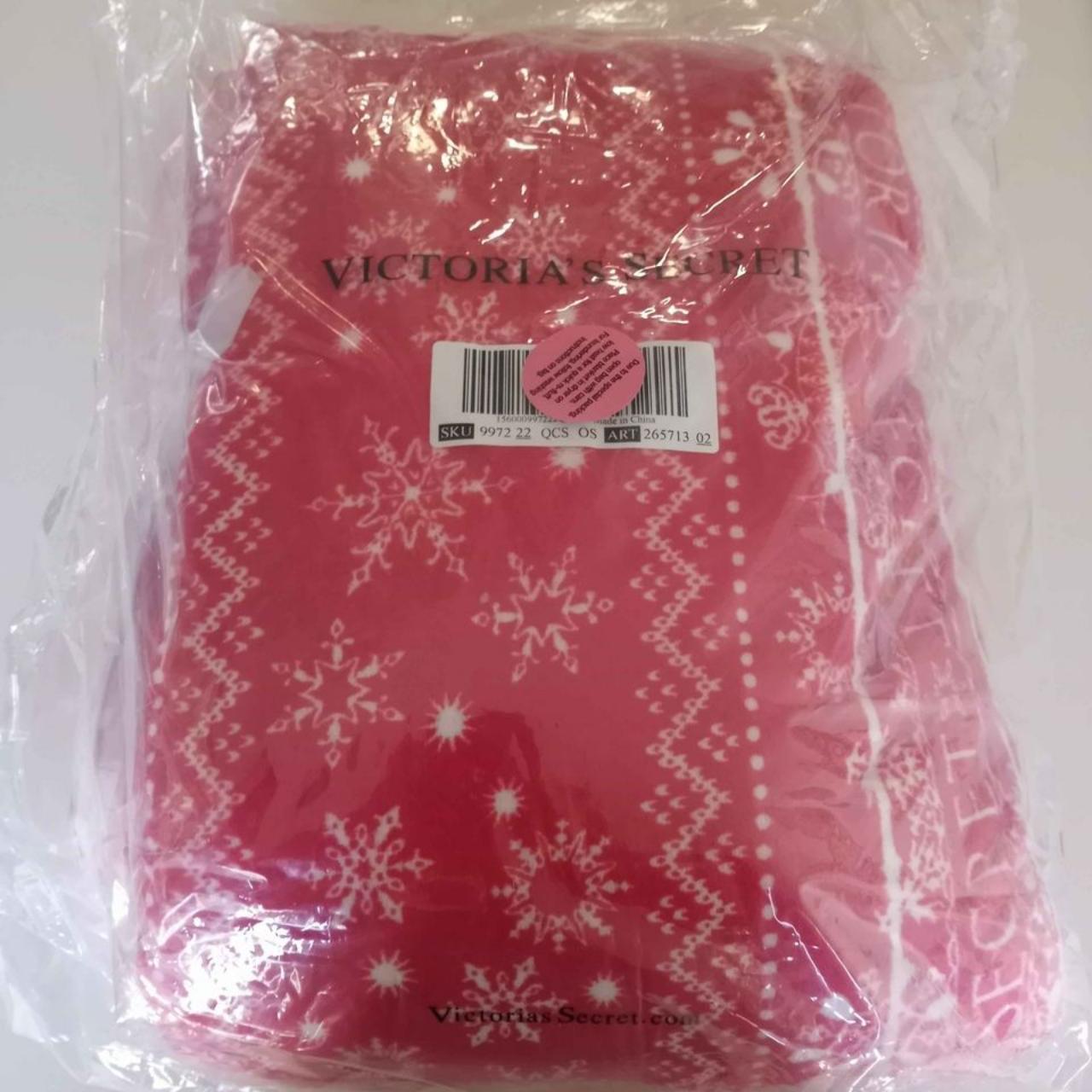 NEW Victoria's Secret Plush Fleece Blanket Christmas... Depop