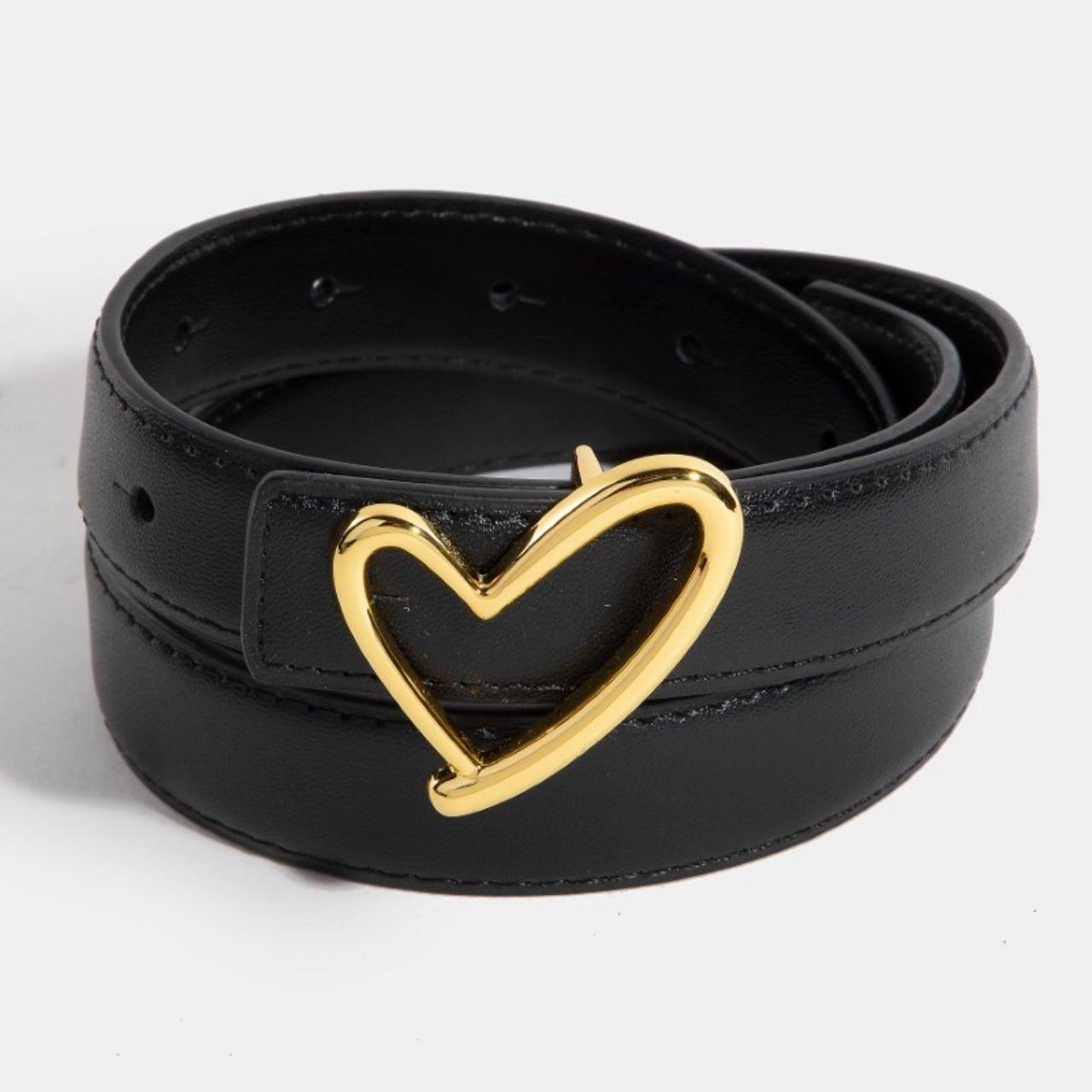 item listed by klosetvibez