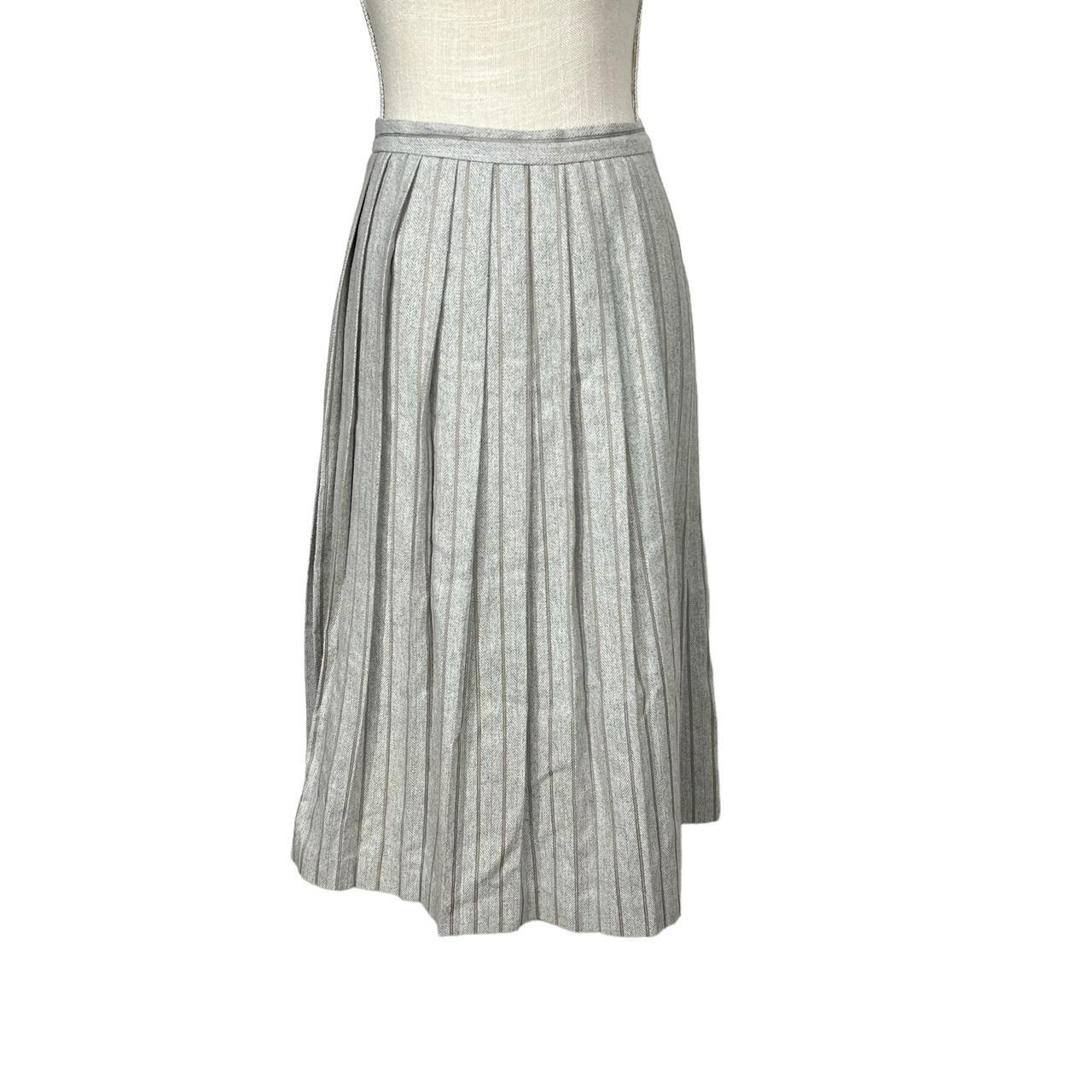 Light grey outlet pleated skirt