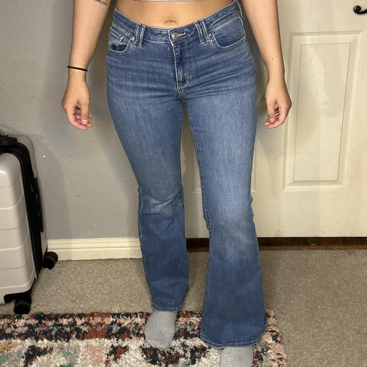 American Eagle Women's Navy and Blue Jeans | Depop