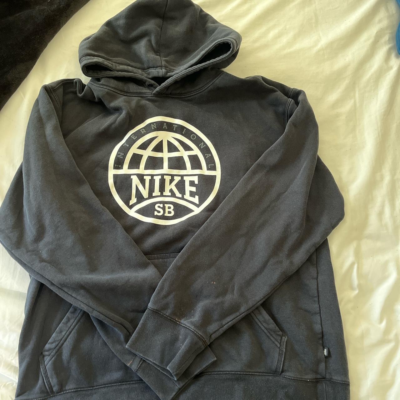 Black Nike Sb hoodie bleach stain on sleeve faded Depop
