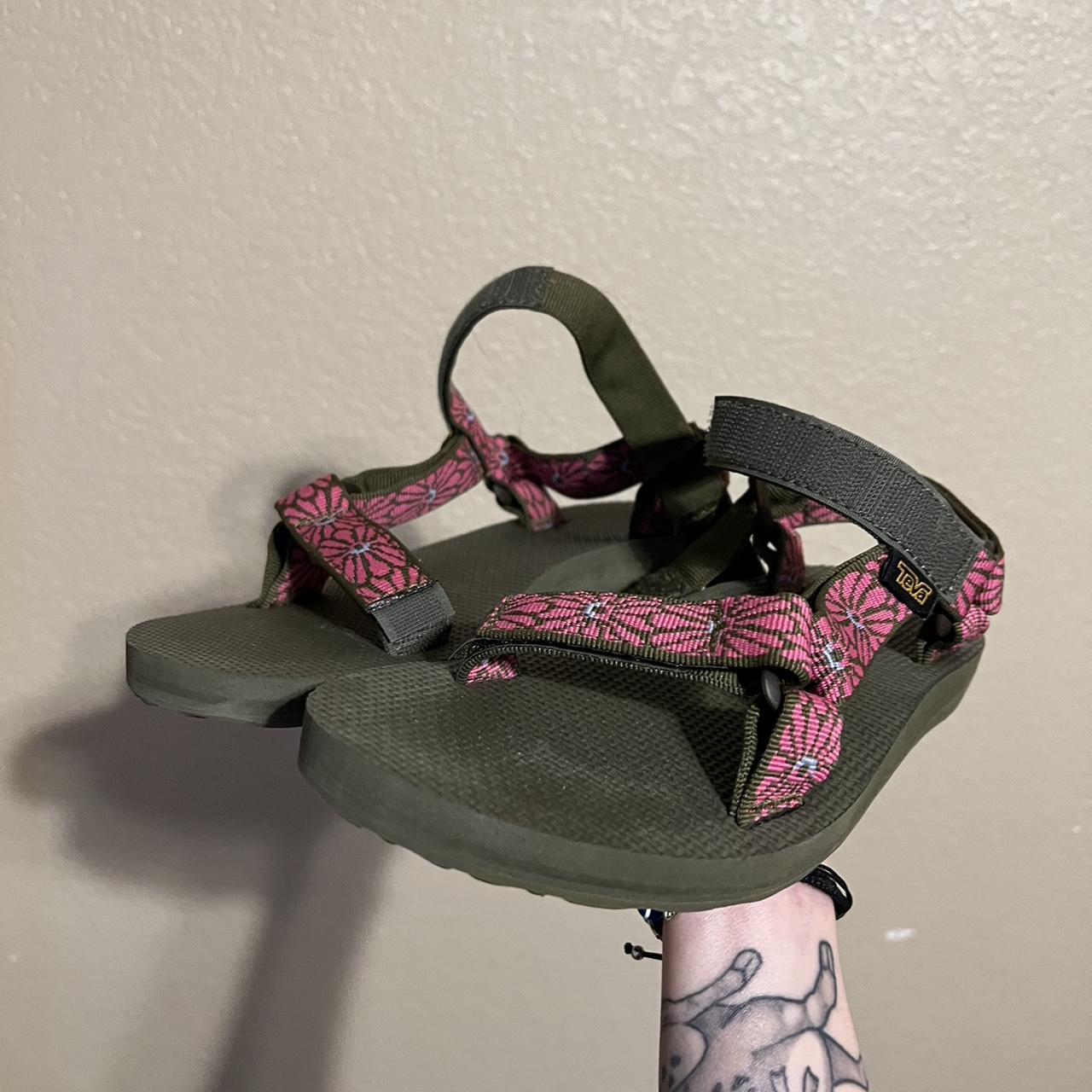 converse paper floral