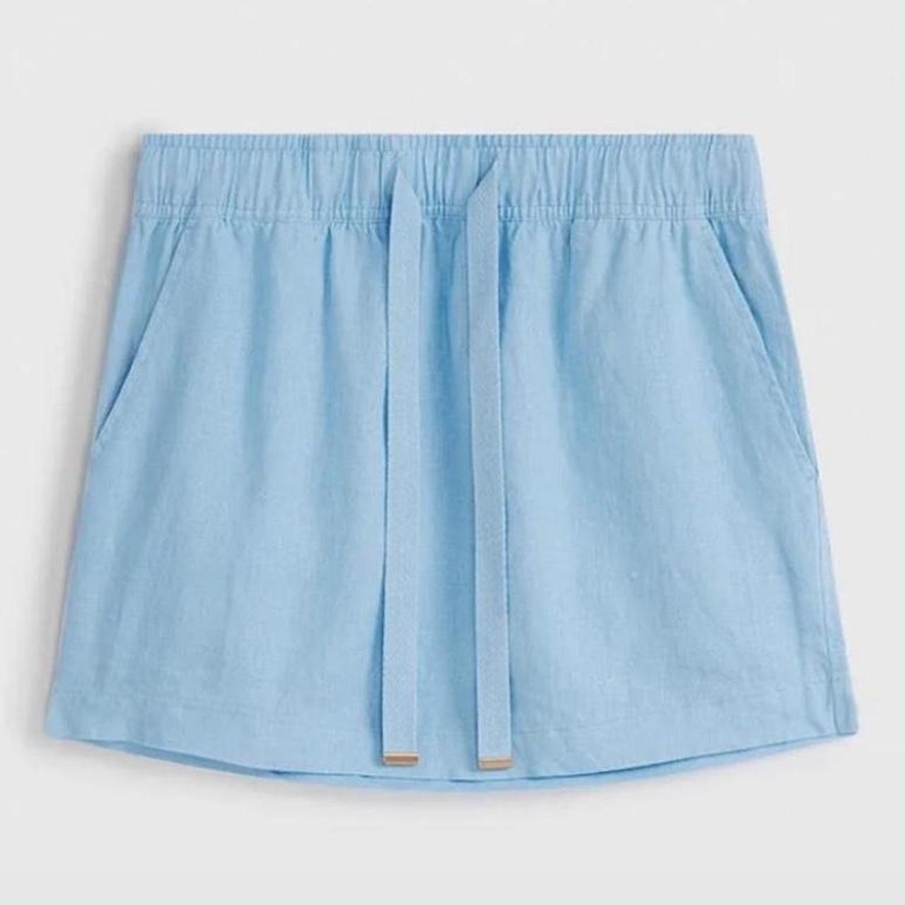 Like new Alaskan blue venroy skirt Size small - Depop