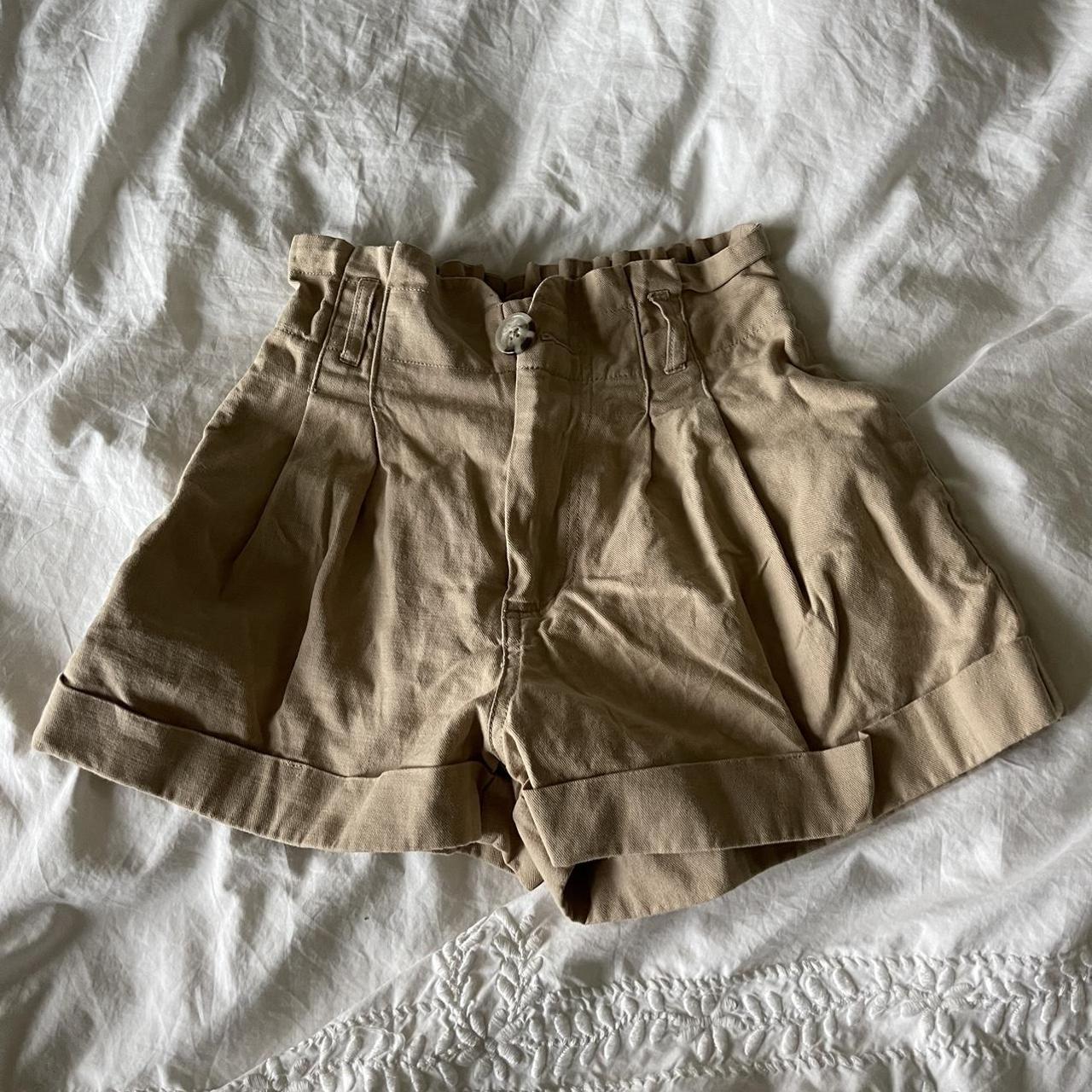 🐻 brown shorts 🐻 🍂 lol couldn’t think of a better... Depop