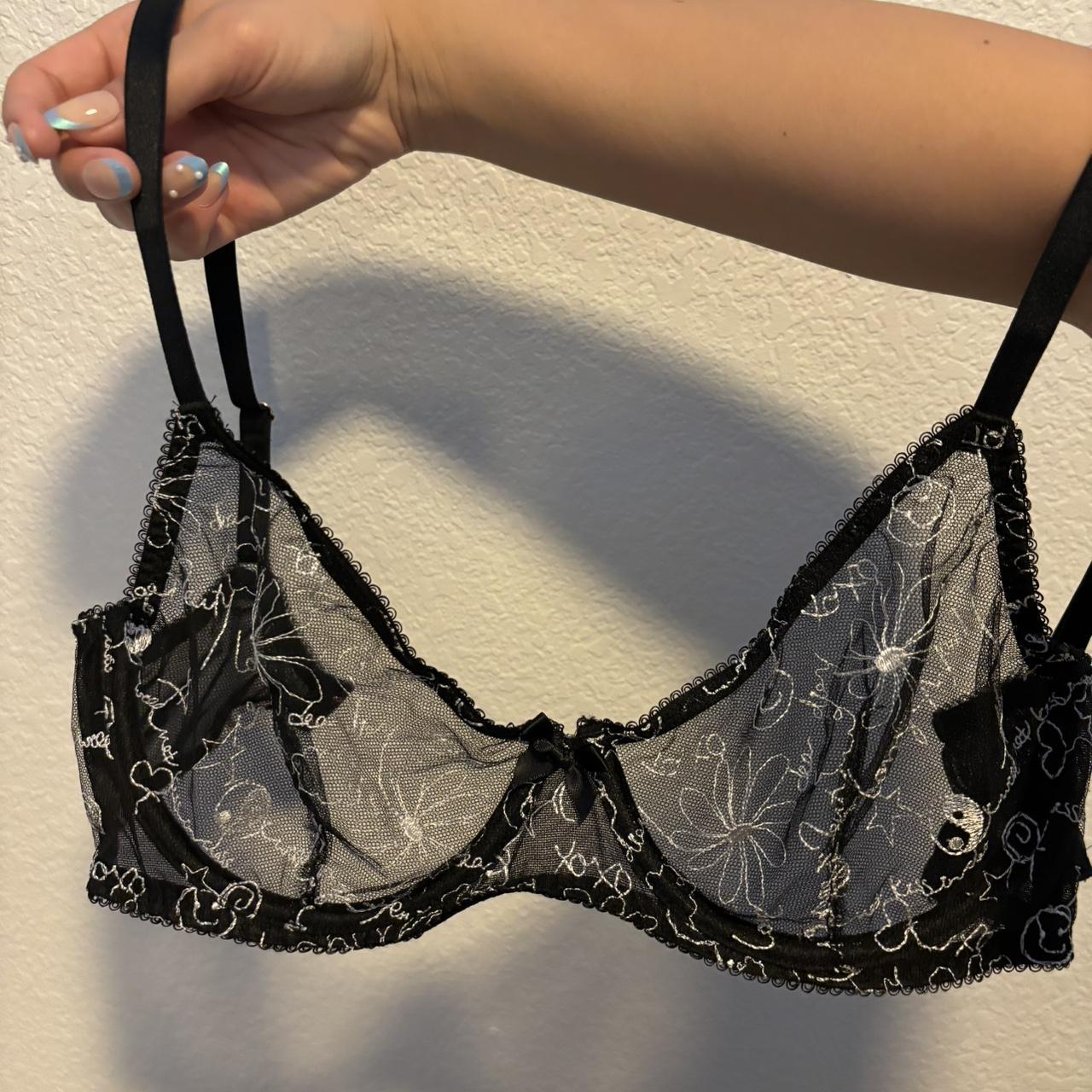 Victoria's Secret plunge bra Size: 36C Selling as - Depop