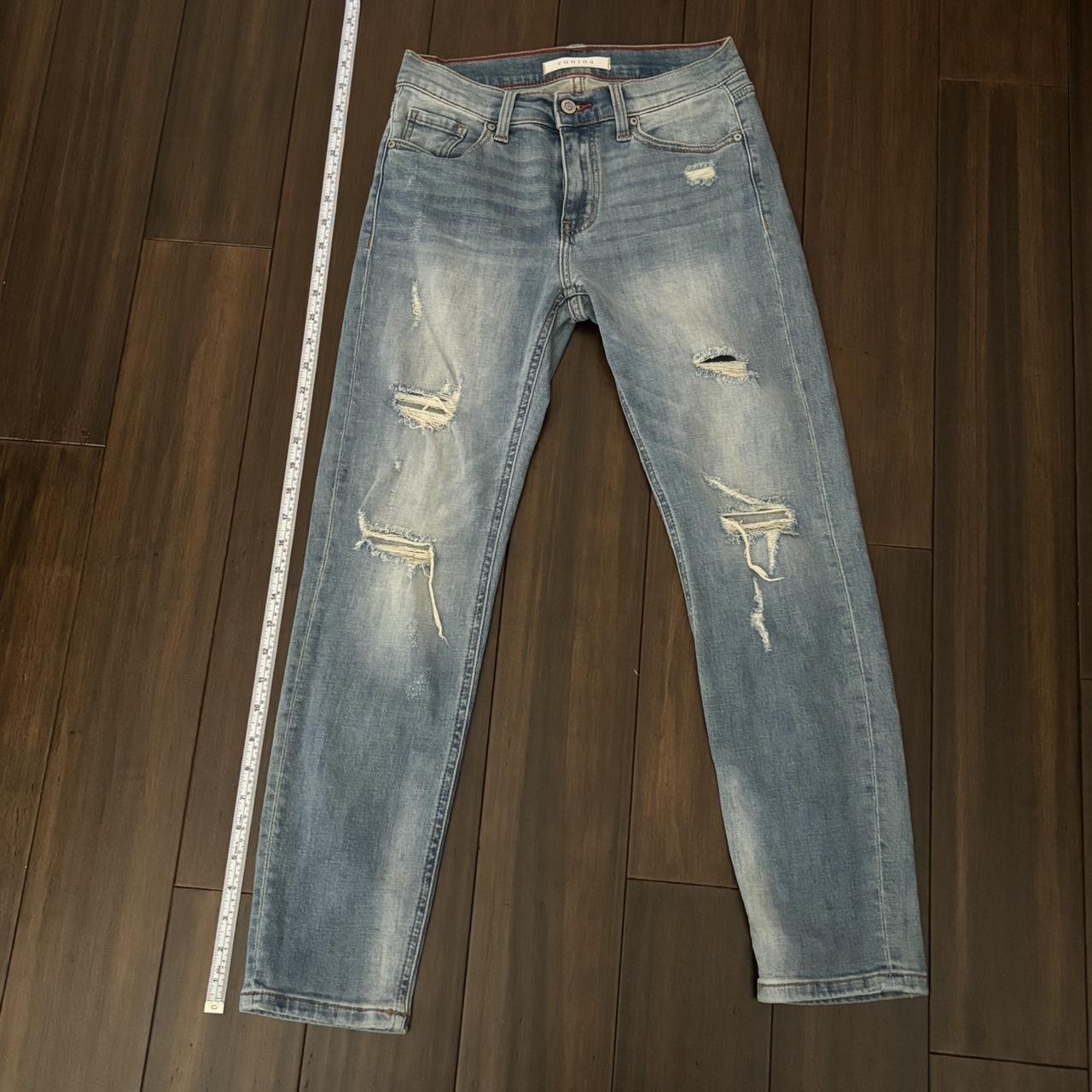 Low-rise girlfriend jeans