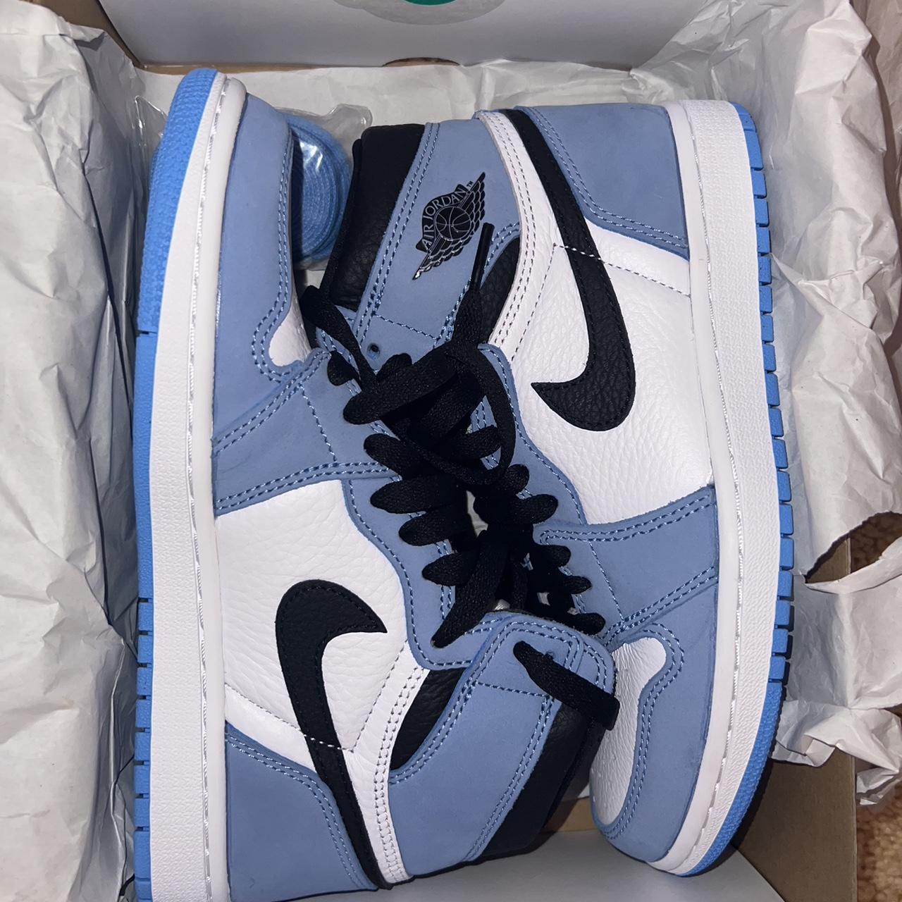 size 7 university blue