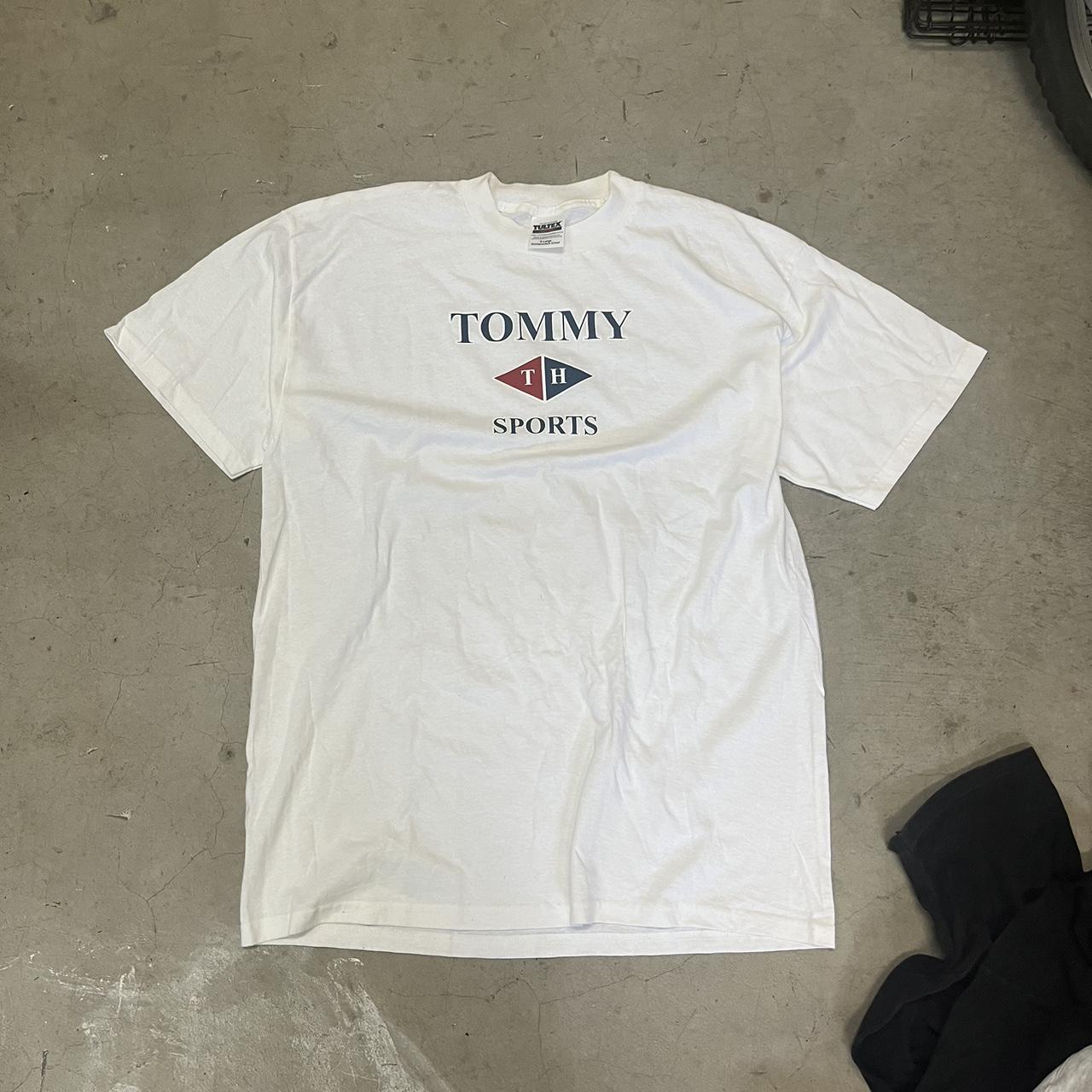 Tommy Hilfiger Men's White and Red T-shirt | Depop