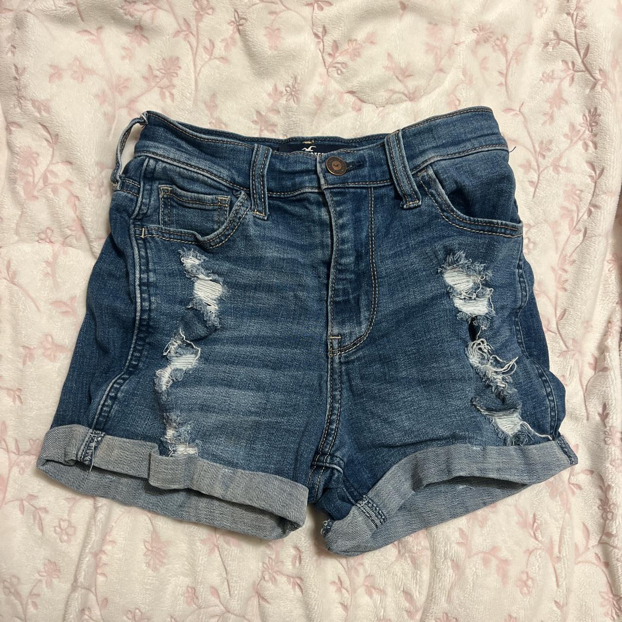 Hollister jeans shorts size: 0 Fit me perfectly but... - Depop