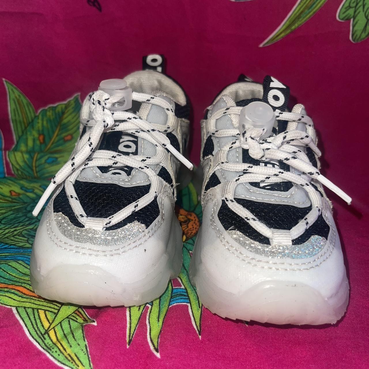 Black and White Trainers (2)