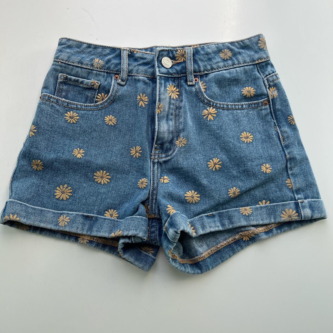 Pacsun Retro Sunflower Jean Shorts Size 23 - Depop