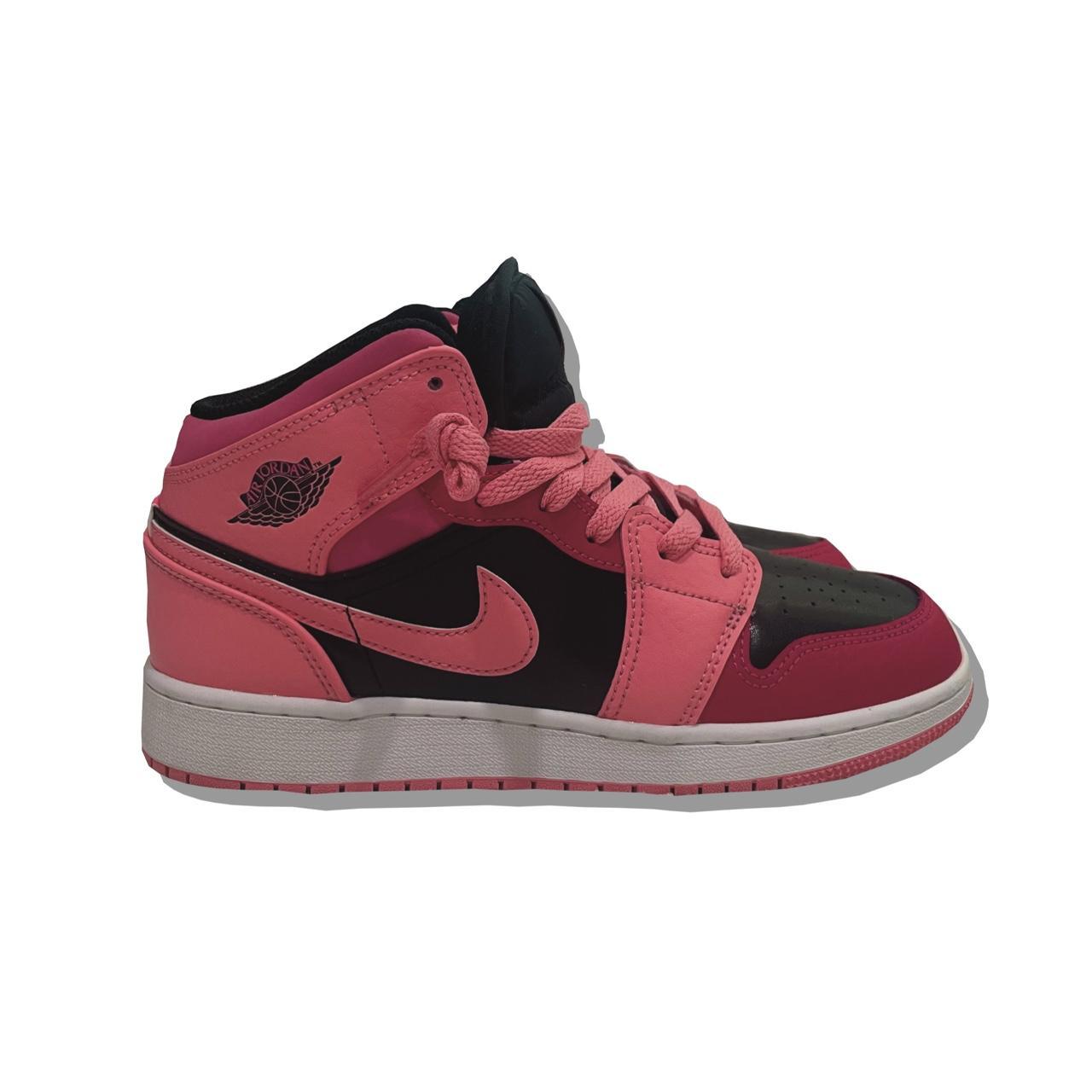 Air Jordan 1 Mid Coral on sale Chalk Pink Black GS Shoes