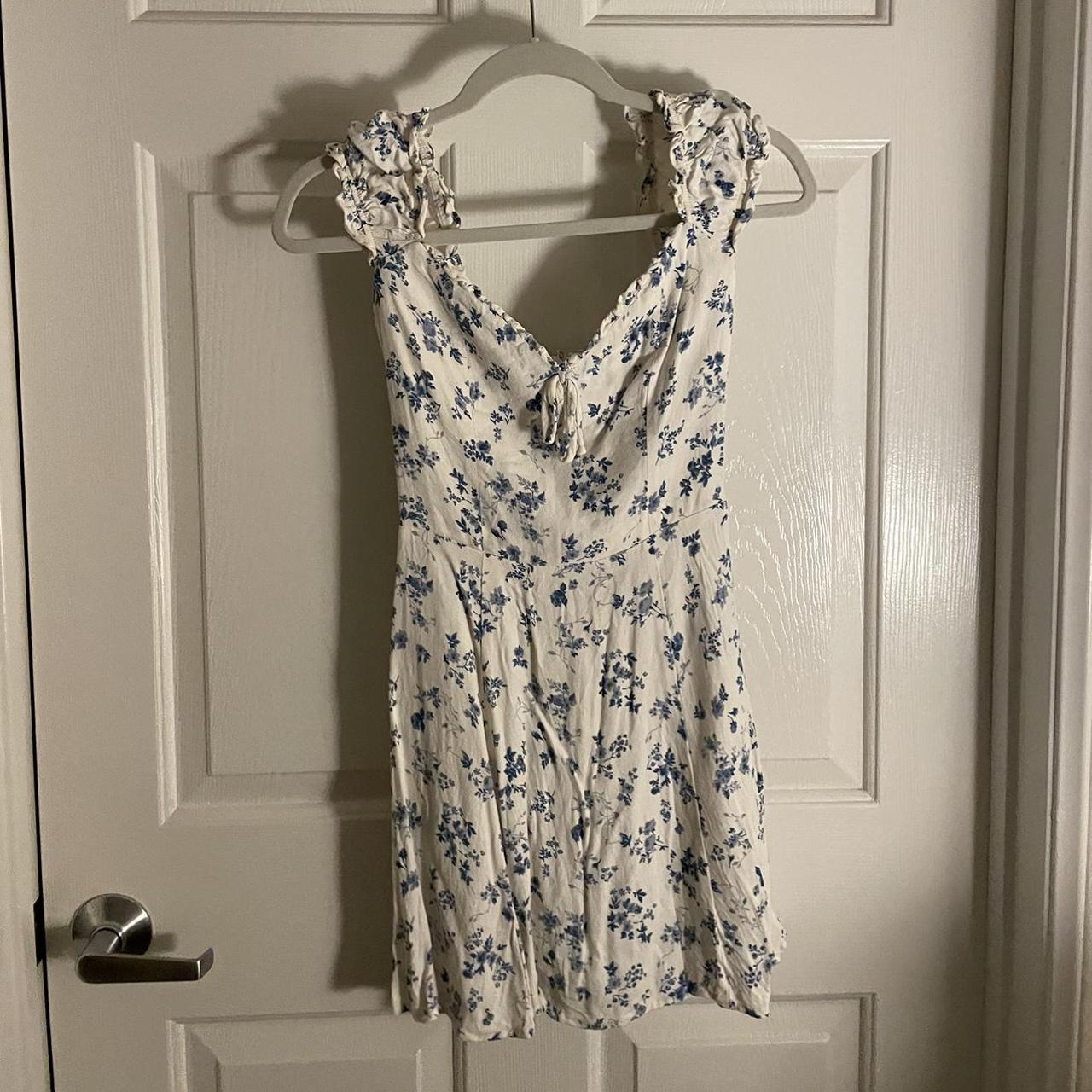 Floral blue Reformation mini dress - Depop