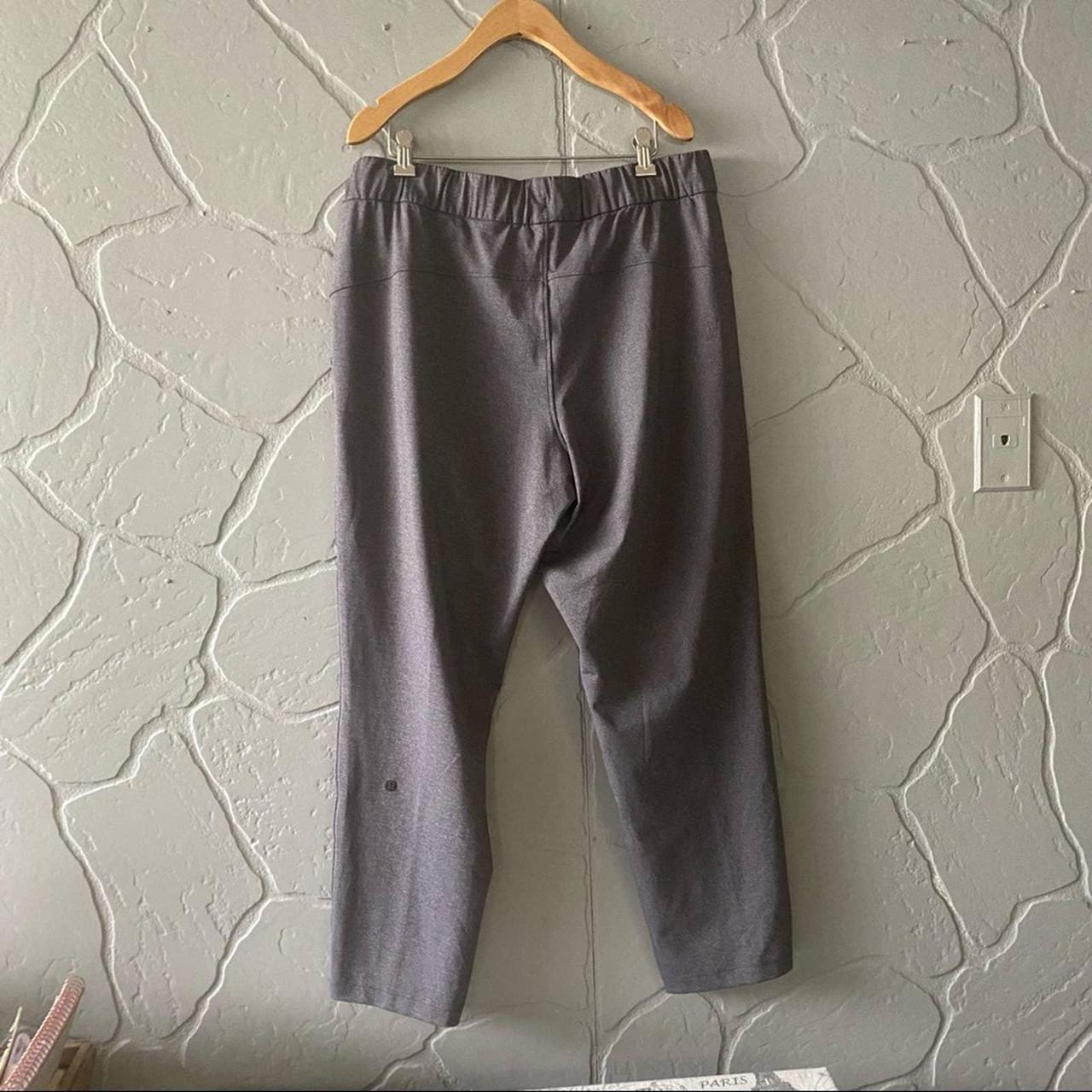 Lululemon gray stretch pants, size 6, could fit - Depop