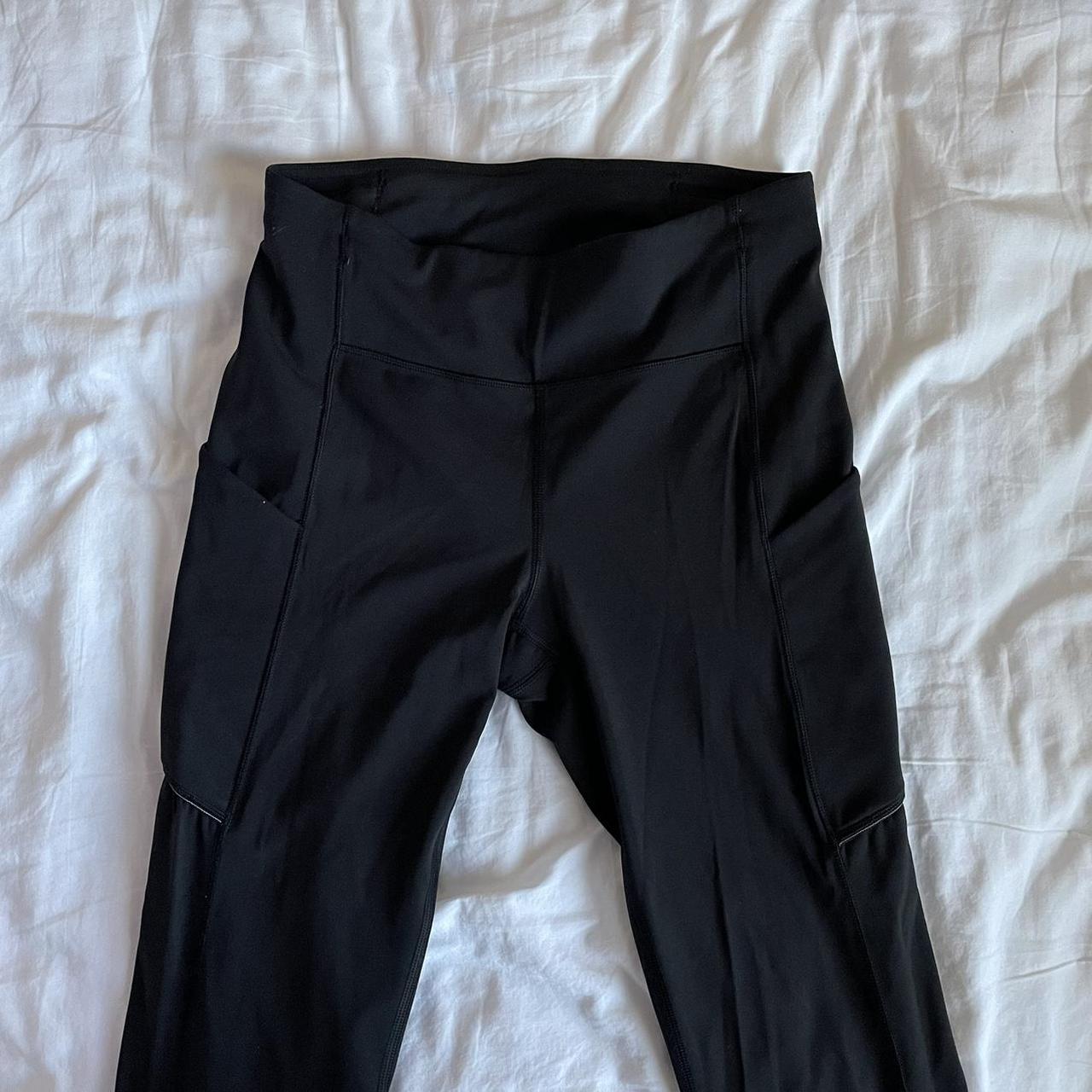 lululemon leggings - size 4 - black - side pockets - Depop