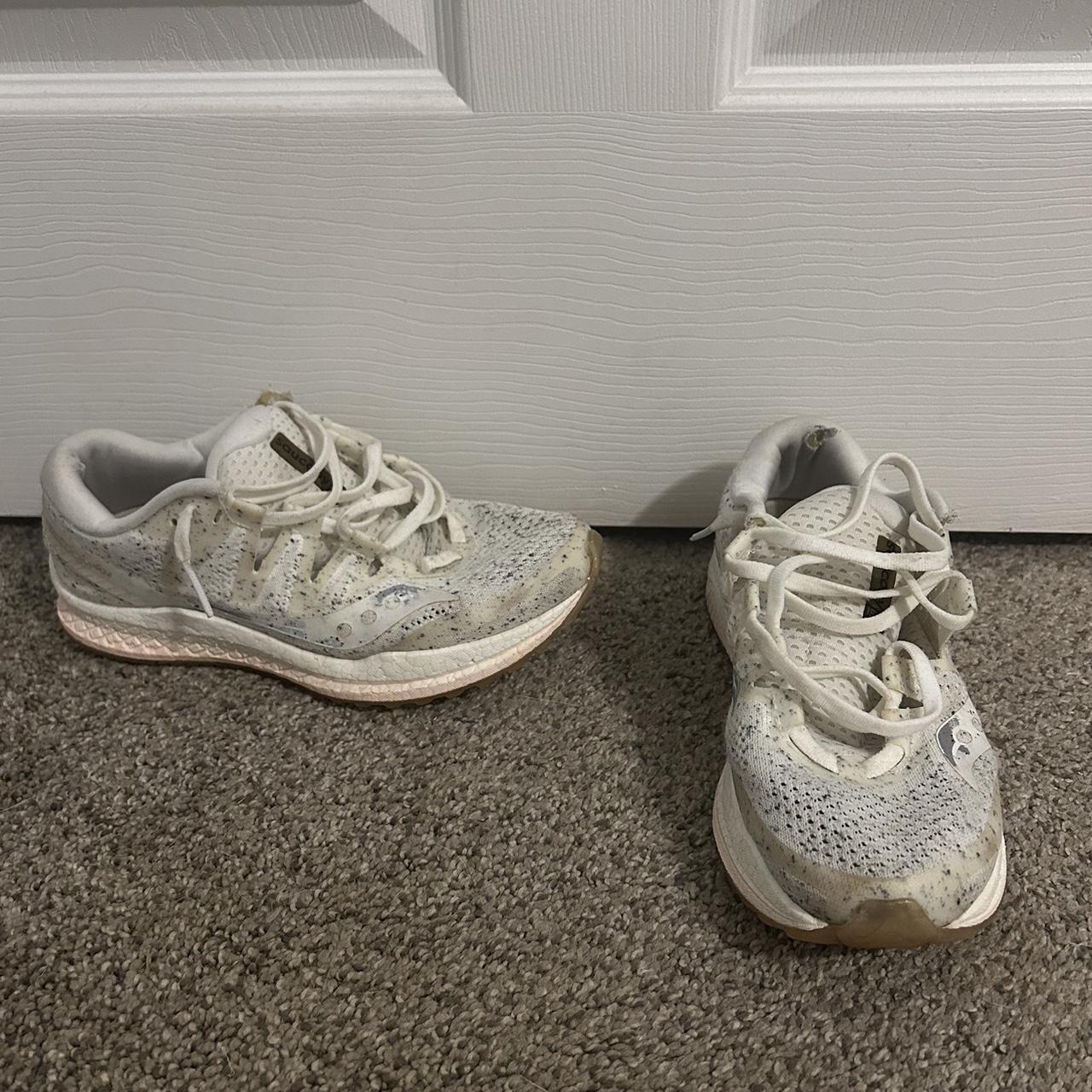 saucony athletic shoes