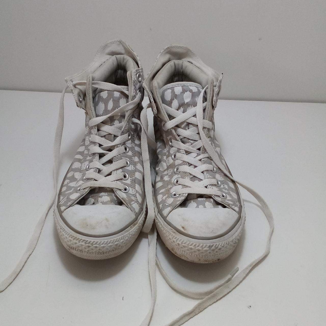 Grey shop leopard converse