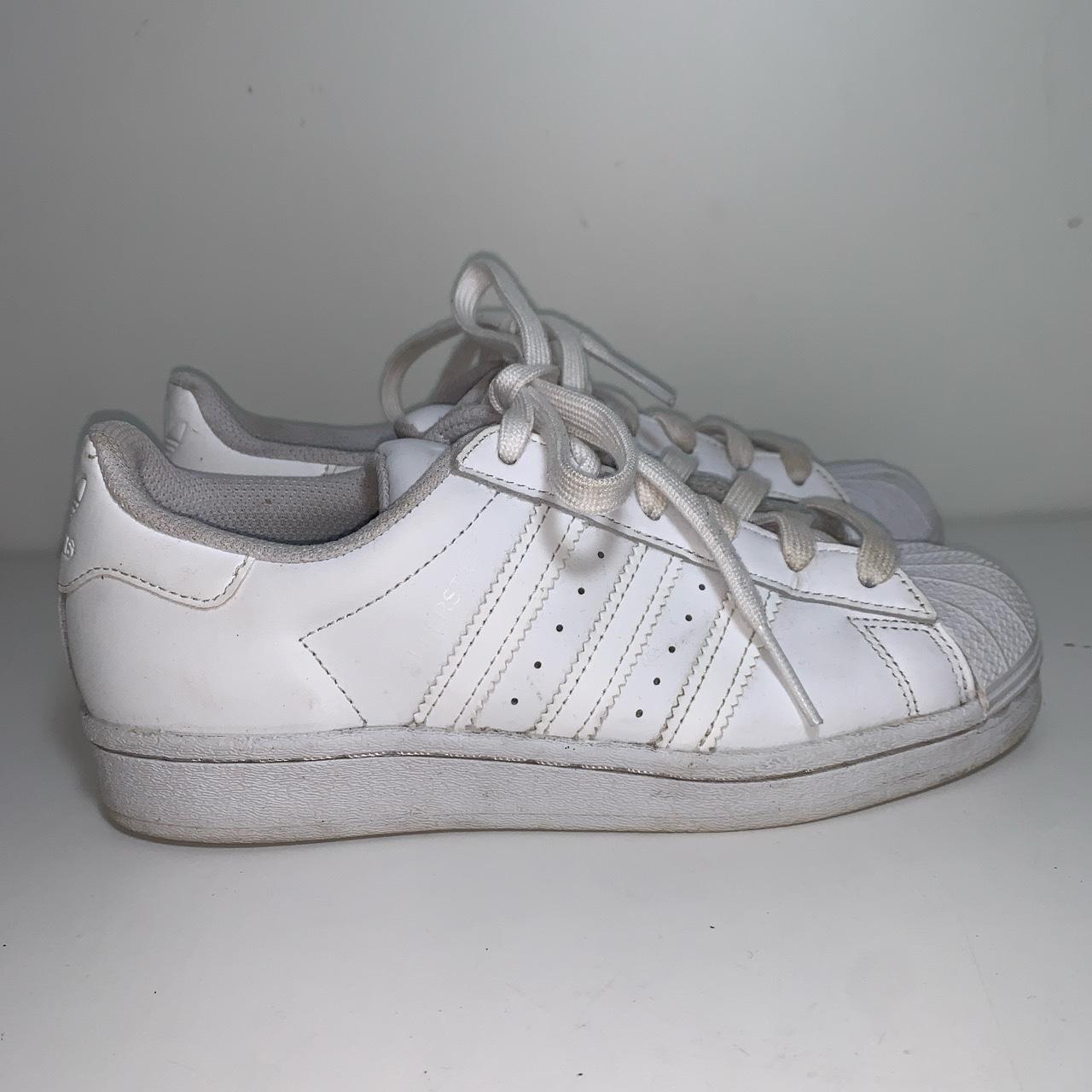 adidas superstars triple white