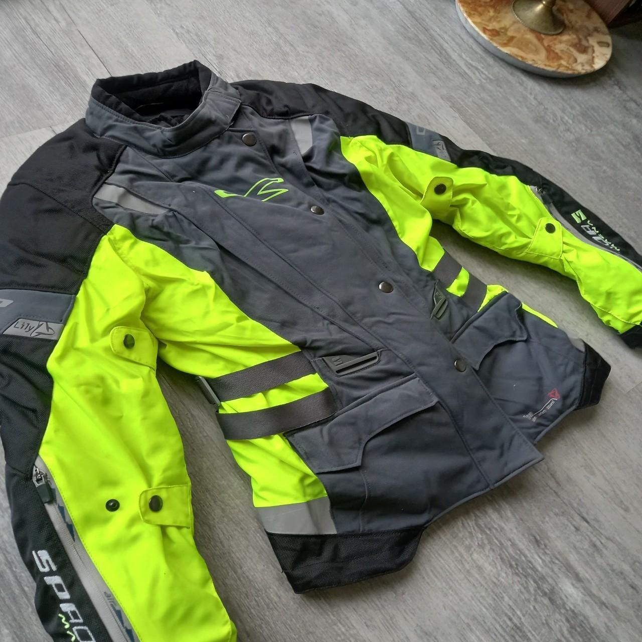 item listed by emmyoi