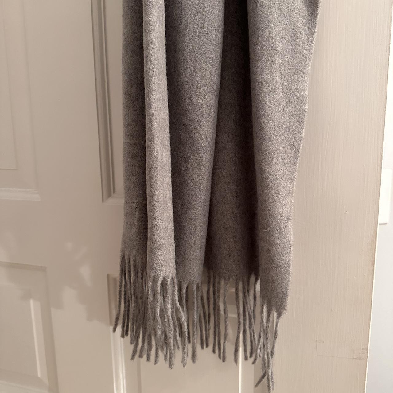 Grey rag&bone scarf - Never worn - Depop