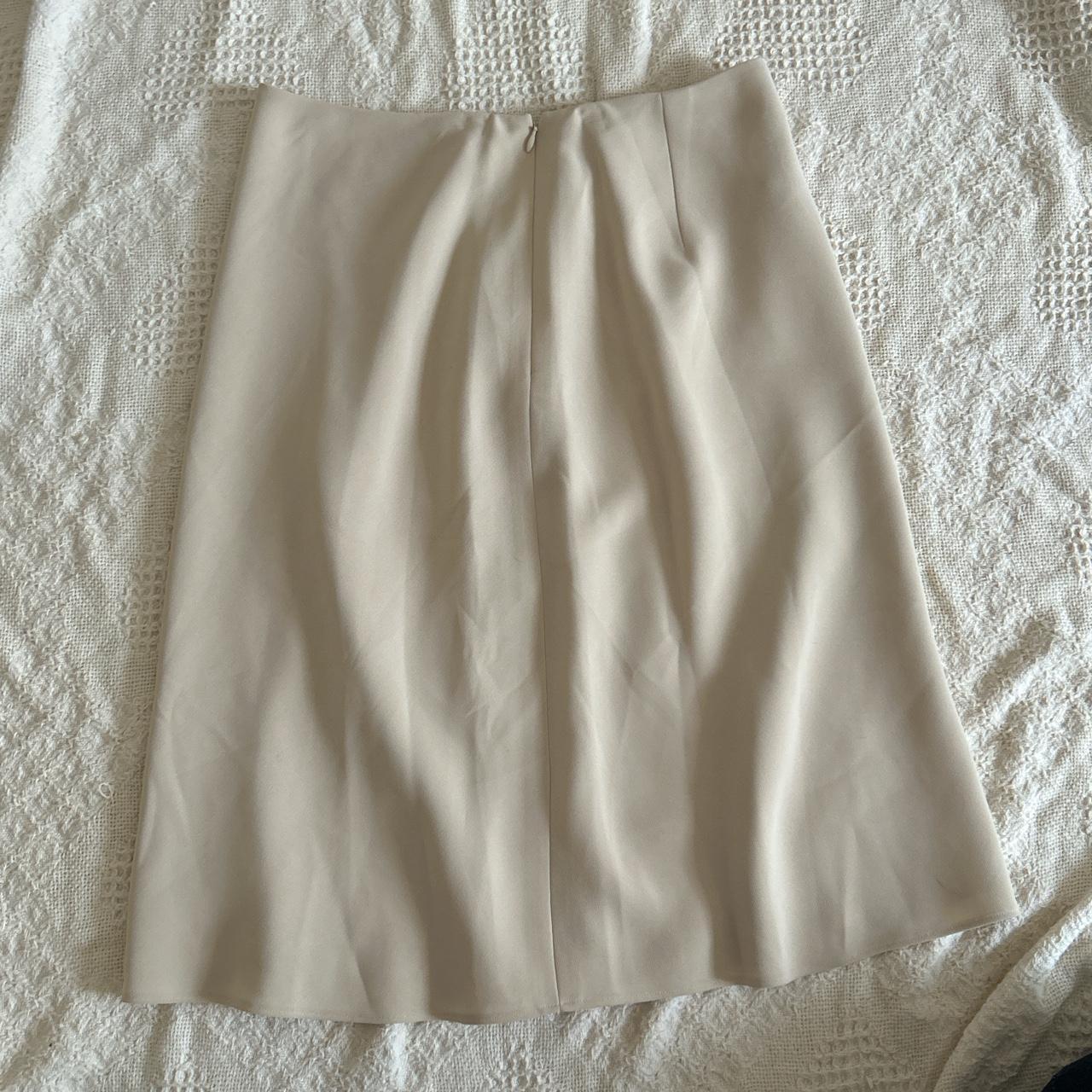 LOFT Women's Cream Skirt | Depop