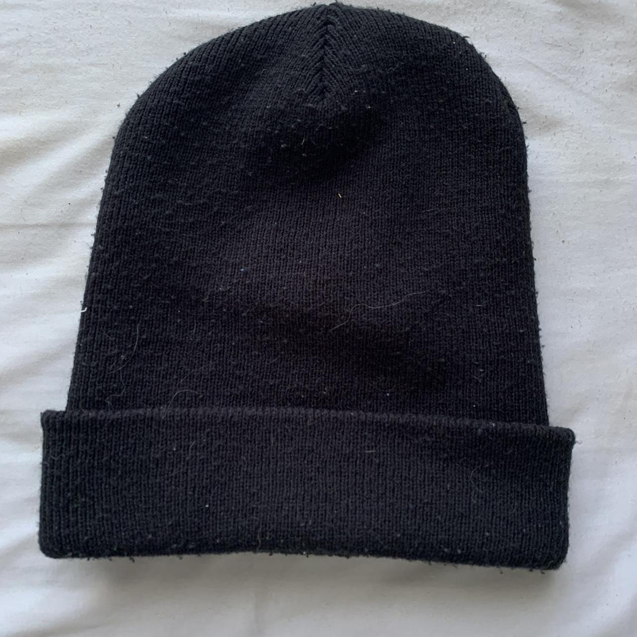 Black Carhartt beanie worn a few times still in... - Depop