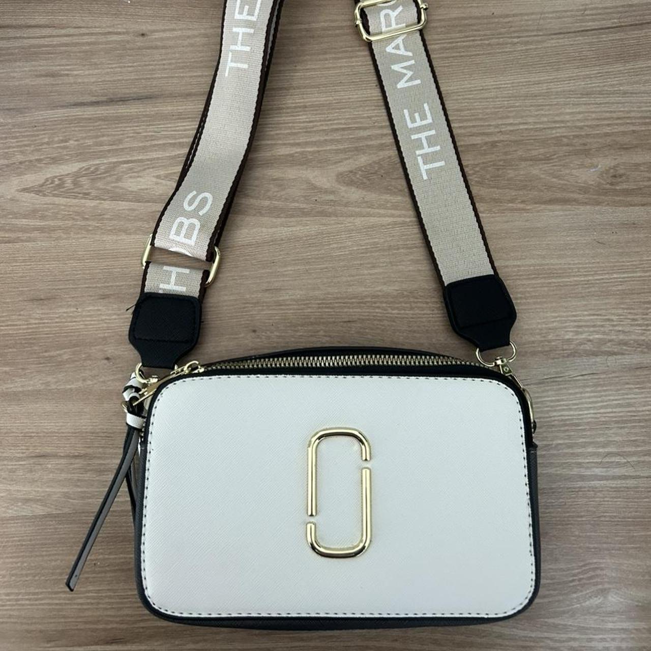 Marc Jacobs Snapshot purse This is still brand new - Depop