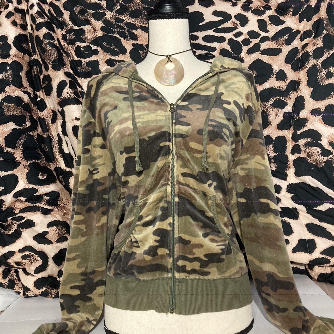 Camo print jacket Loveddd this but I gotta make... - Depop