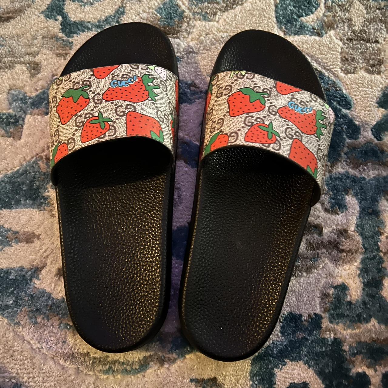 female gucci slides