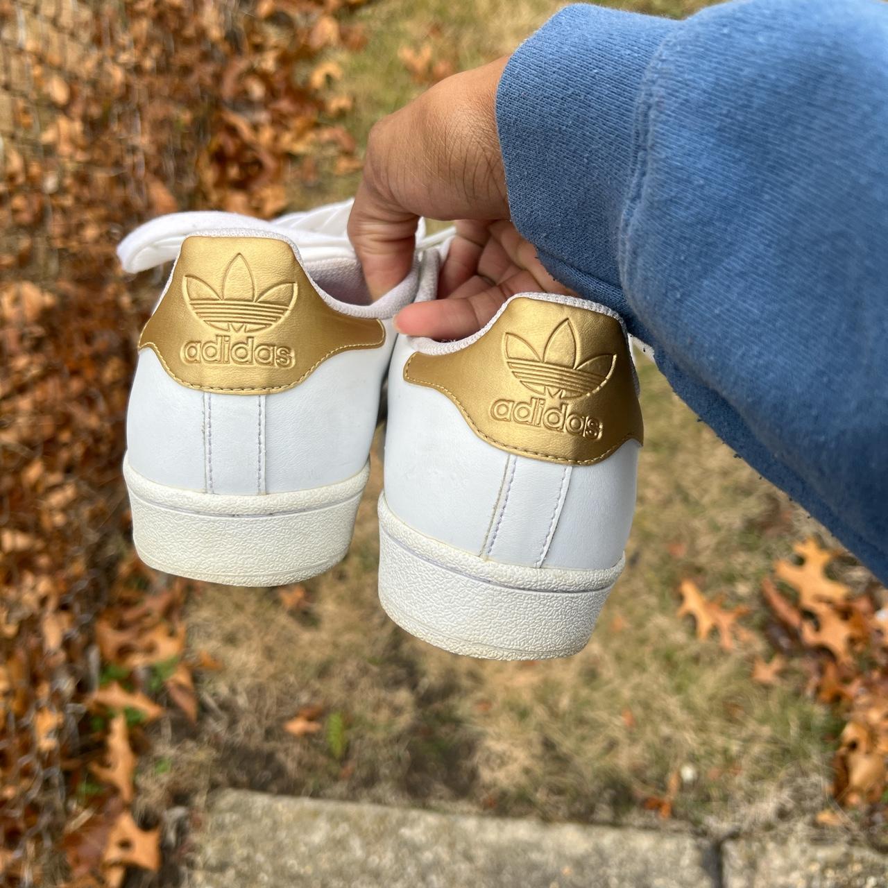 Adidas superstar gold outfit best sale