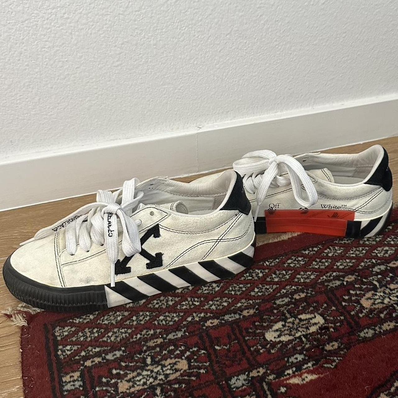 nike off white tennis shoes