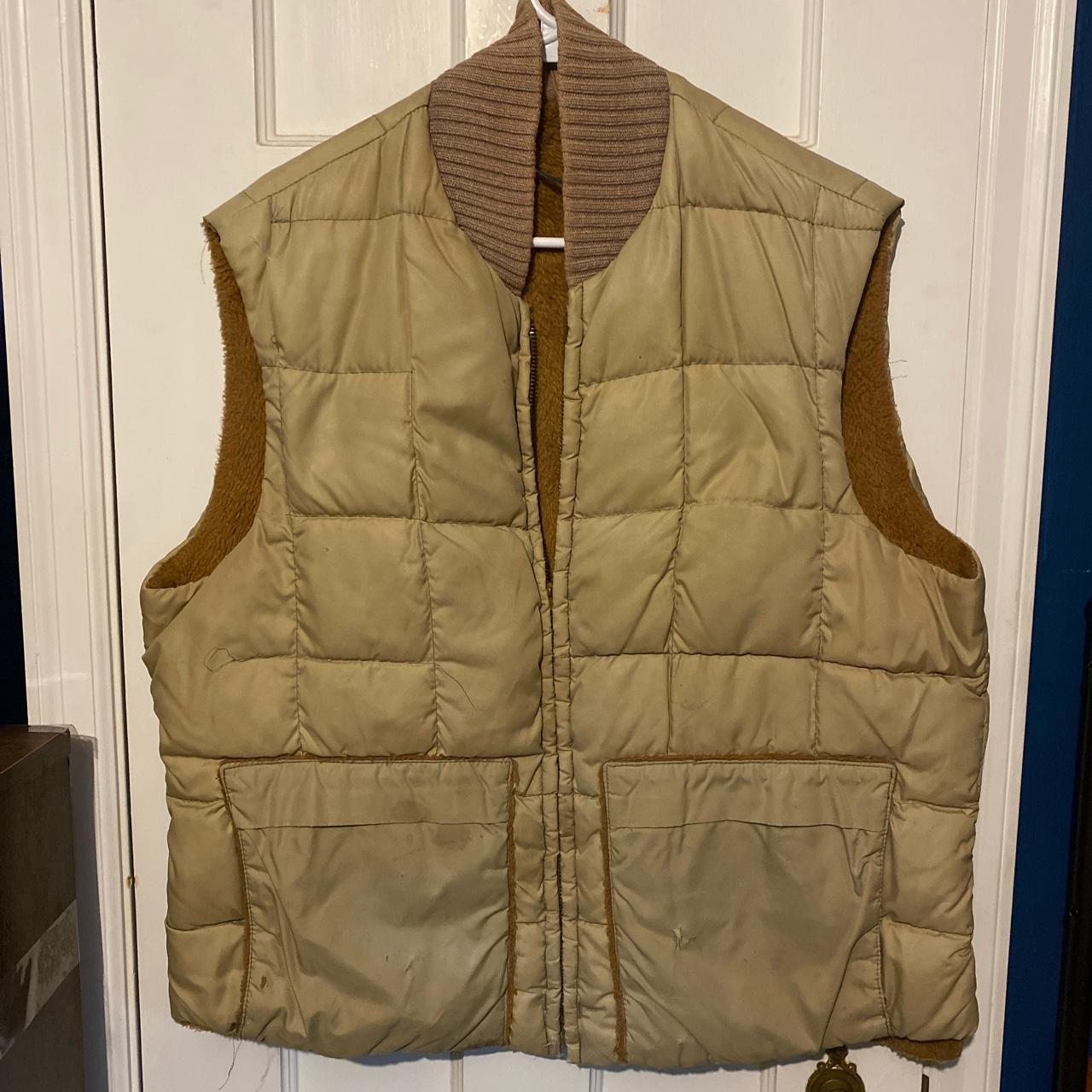 Fleece puffer vest , size large - Depop