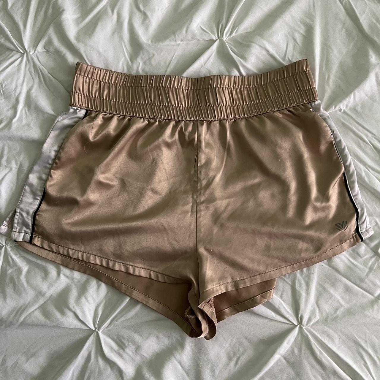 Gold shorts forever 21 hotsell