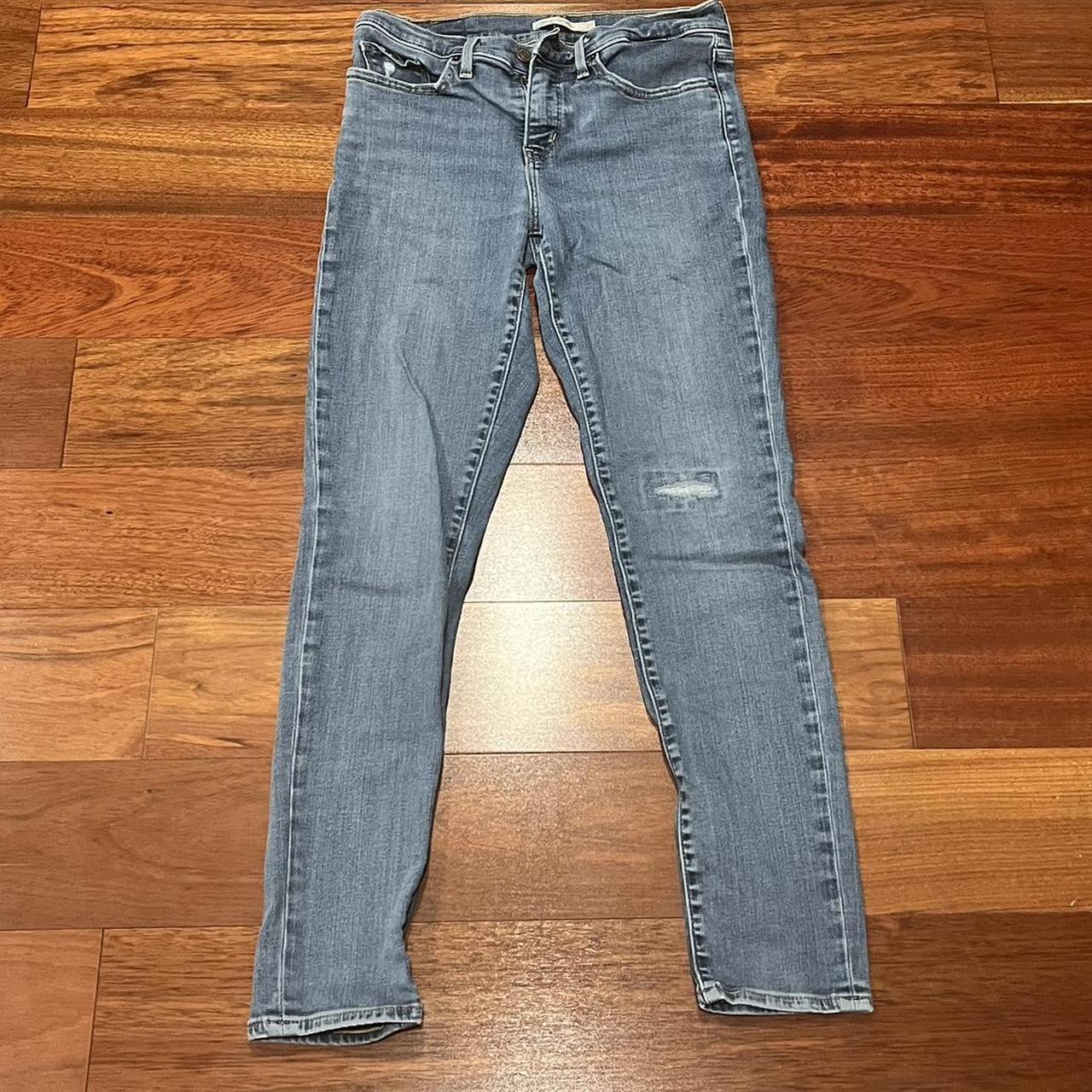 item listed by anh000